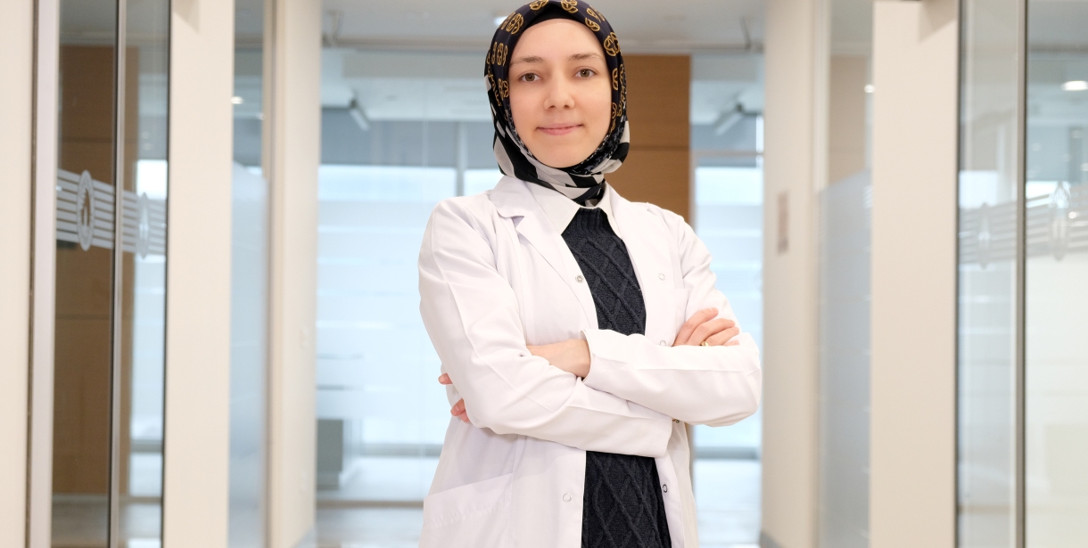 Diş eti çekiliyorsa kemik de eriyordur