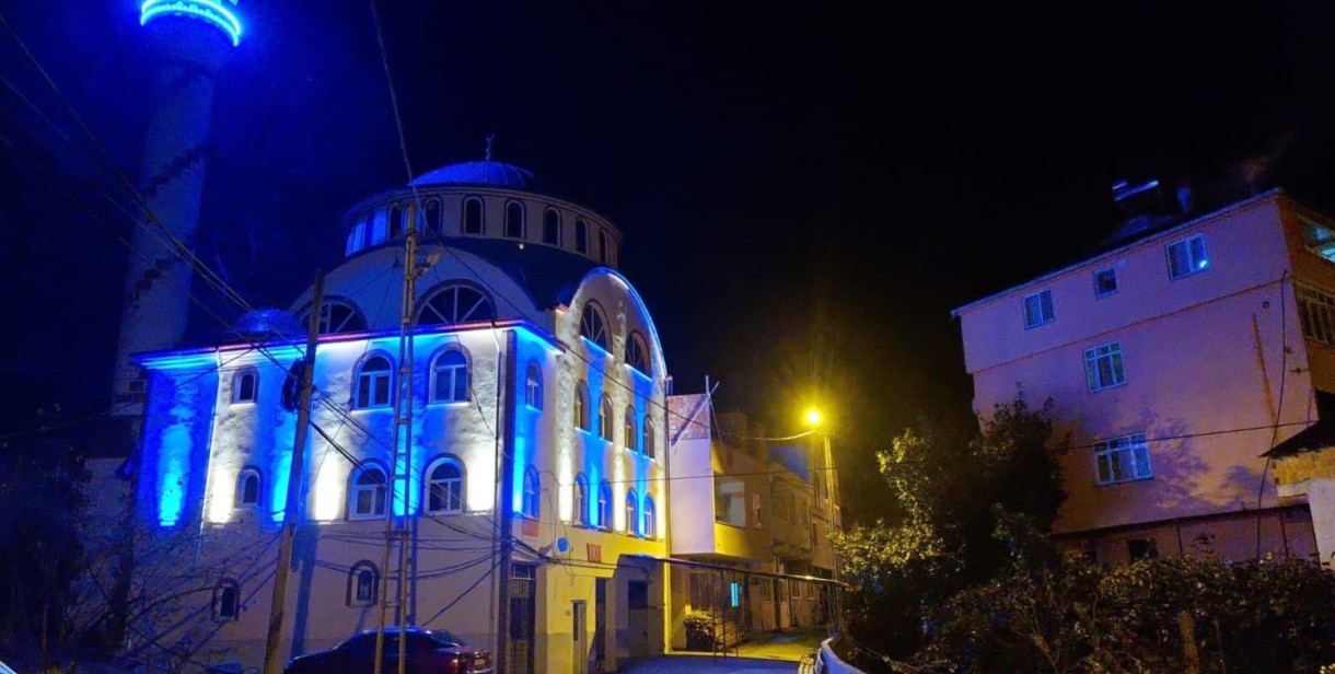 Köy İmam Evlerinin Çatıları Yapılıyor, Rutubet Çilesi Bitiyor