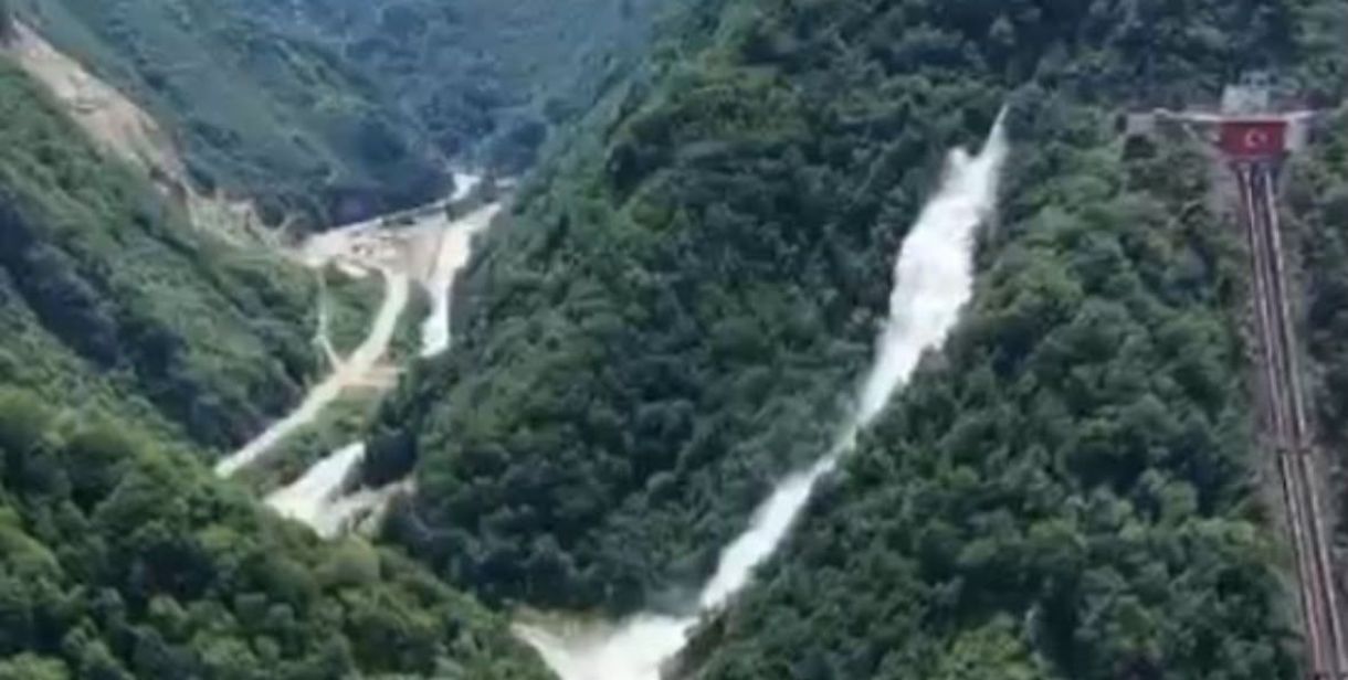 Doğankent'te Görsel Şölen: Dev Şelale Yeniden Sahne Aldı